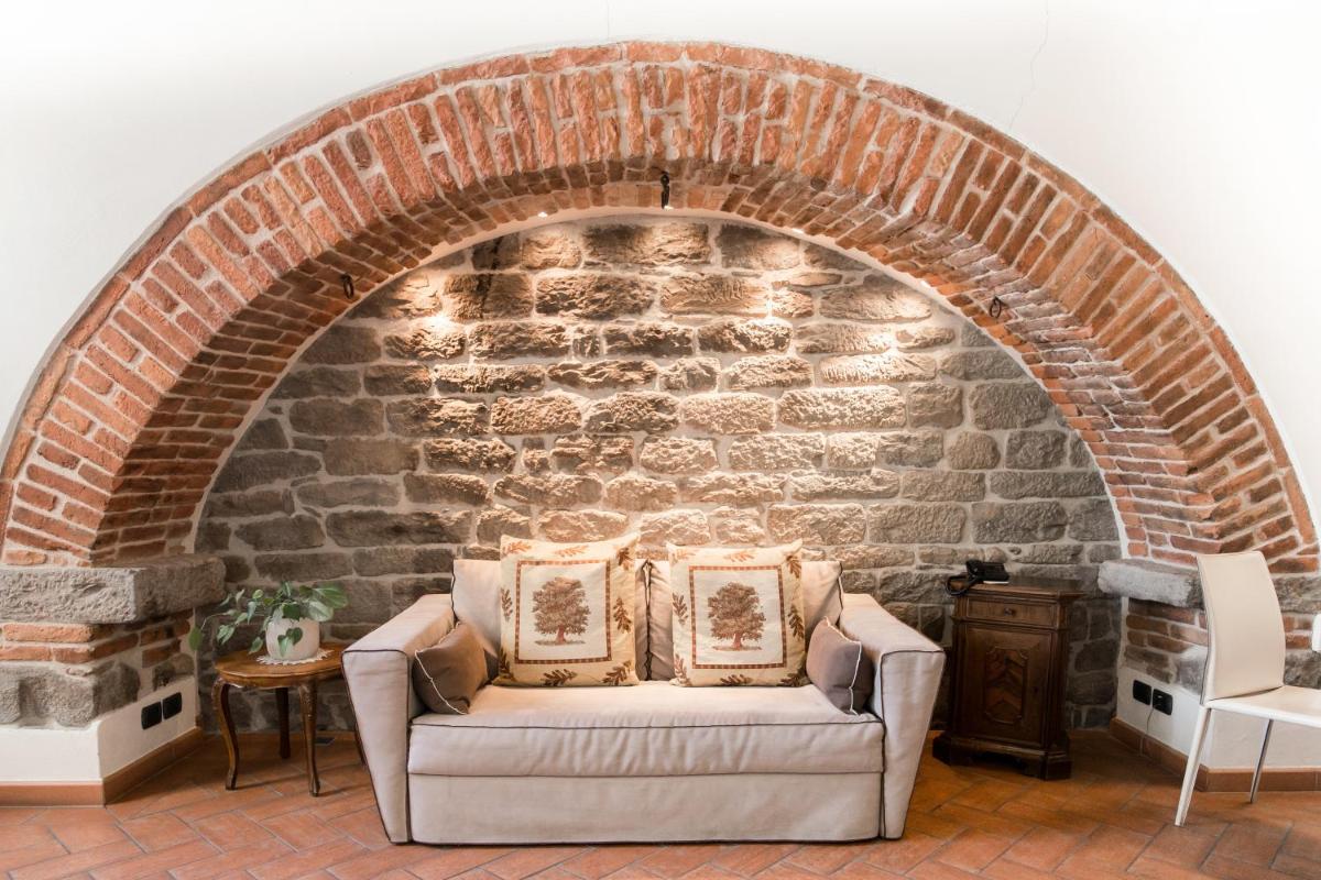 La Corte Del Re Suite & Rooms Arezzo - Housity