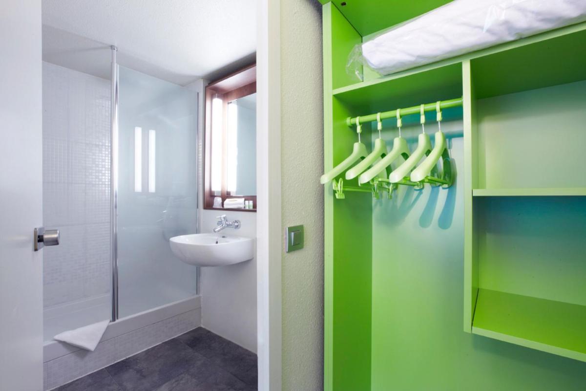 Campanile Plaisir - Housity