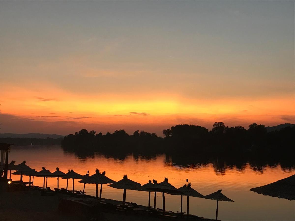 Sobe Srebrno Jezero - Housity