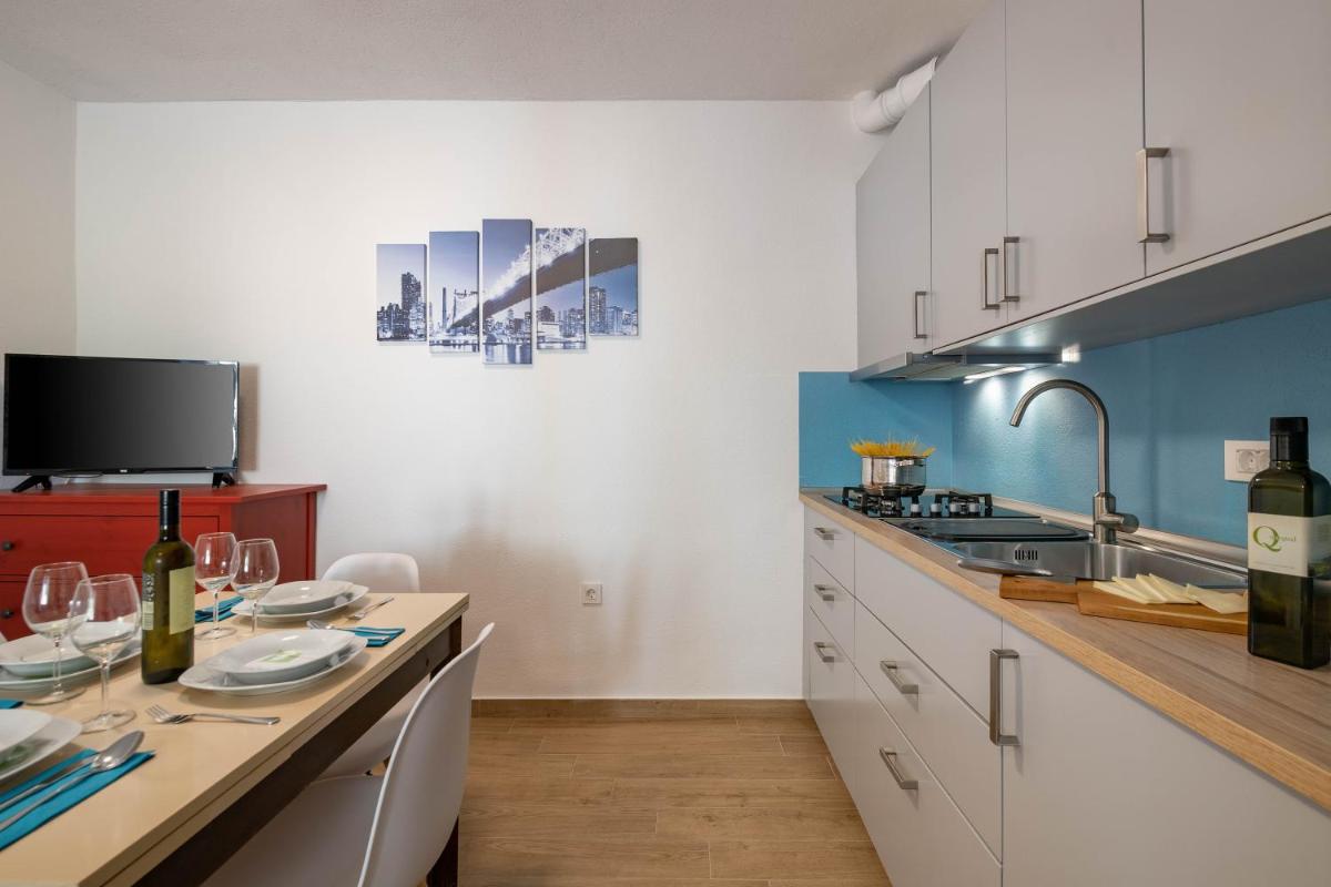 Studio Q - Housity