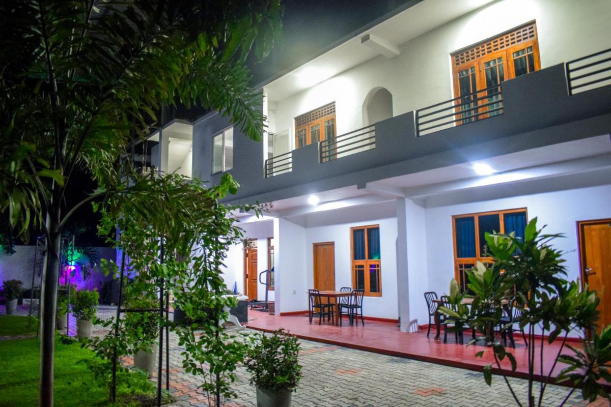 Lion Resort - Housity