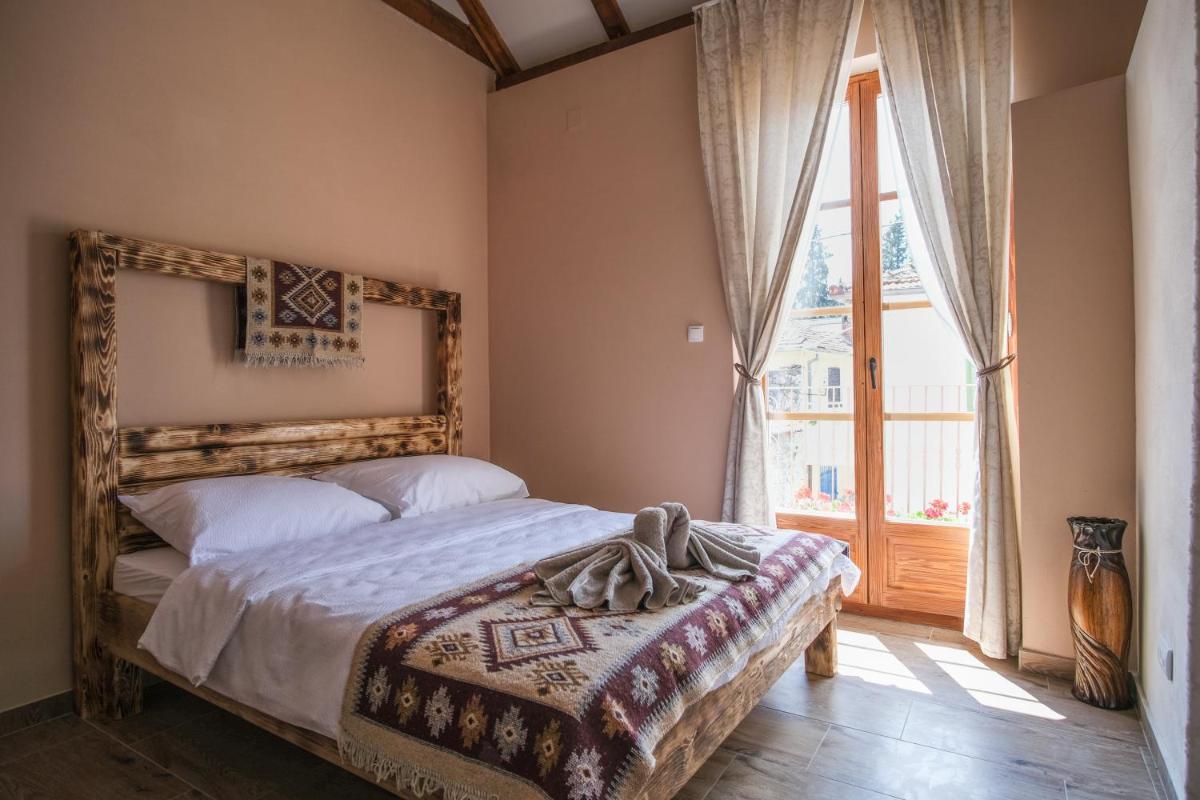 RAS Trebinje Stari grad - Housity
