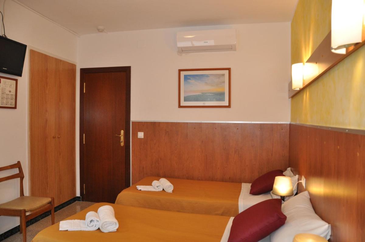 Hostal - Pensión El Amigo - Housity