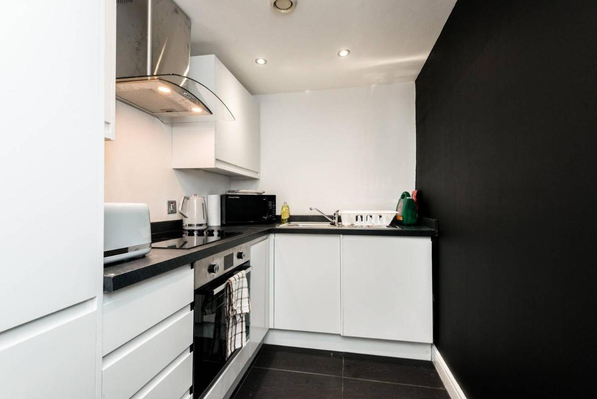 Host Apartments - Cavern Quarter Penthouse - Housity