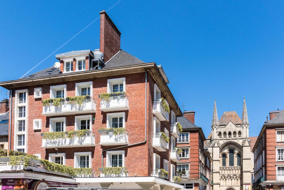 BRIT HOTEL PRIVILEGE LISIEUX - La Villa des Arts - Housity