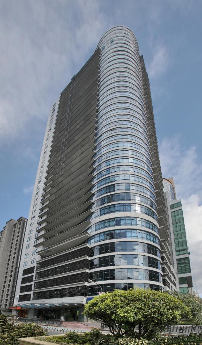 The Malayan Plaza Hotel - Housity