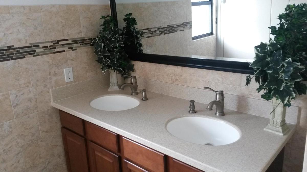 Road Runner Travel Resort - Housity