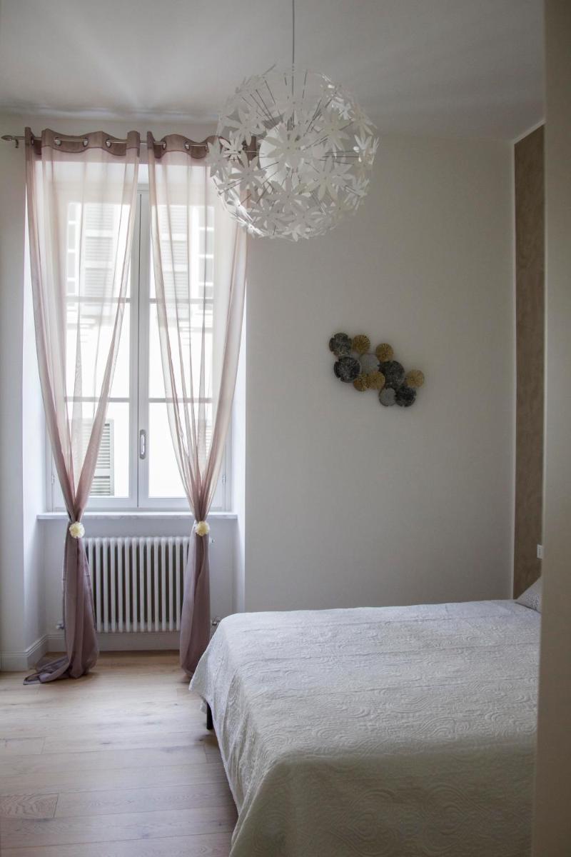 Vintage Home Como Lake - Housity