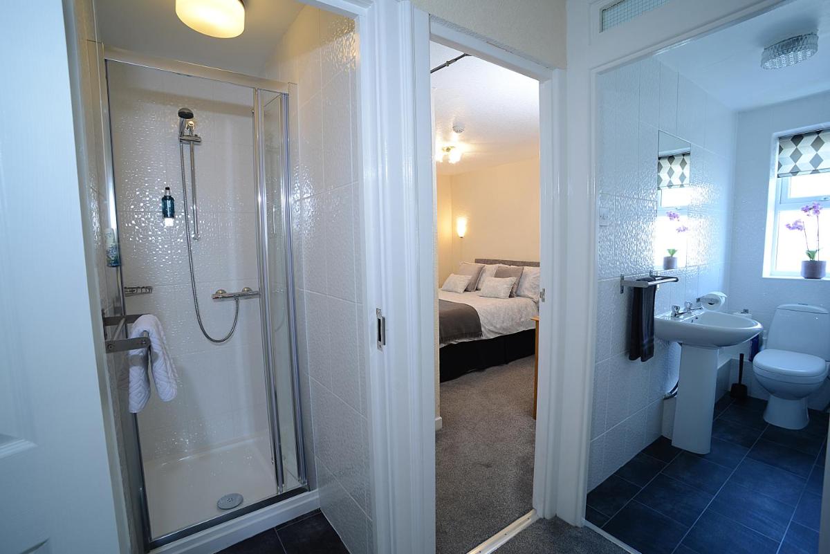 Twelve Apartments - Housity