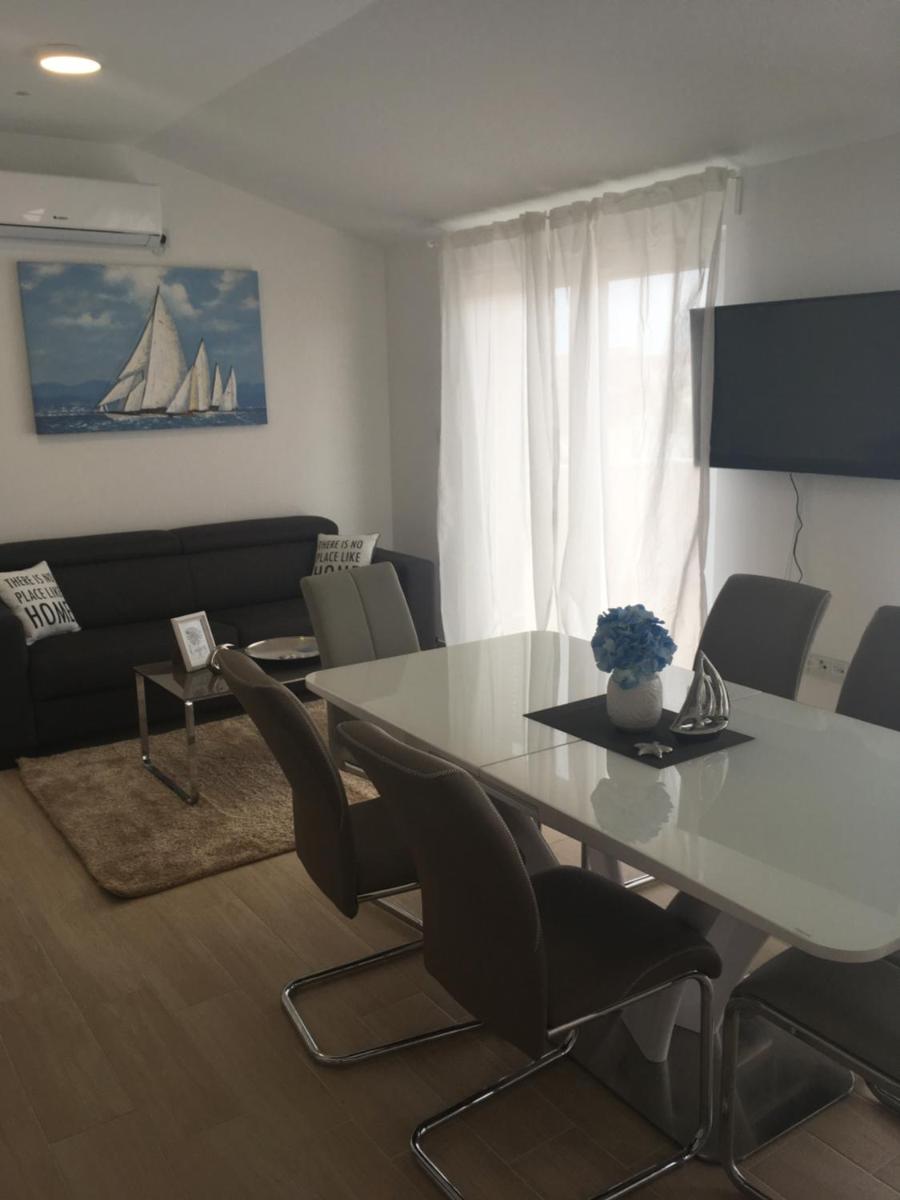 Luxury Apartments Vučinić Pirovac - Housity