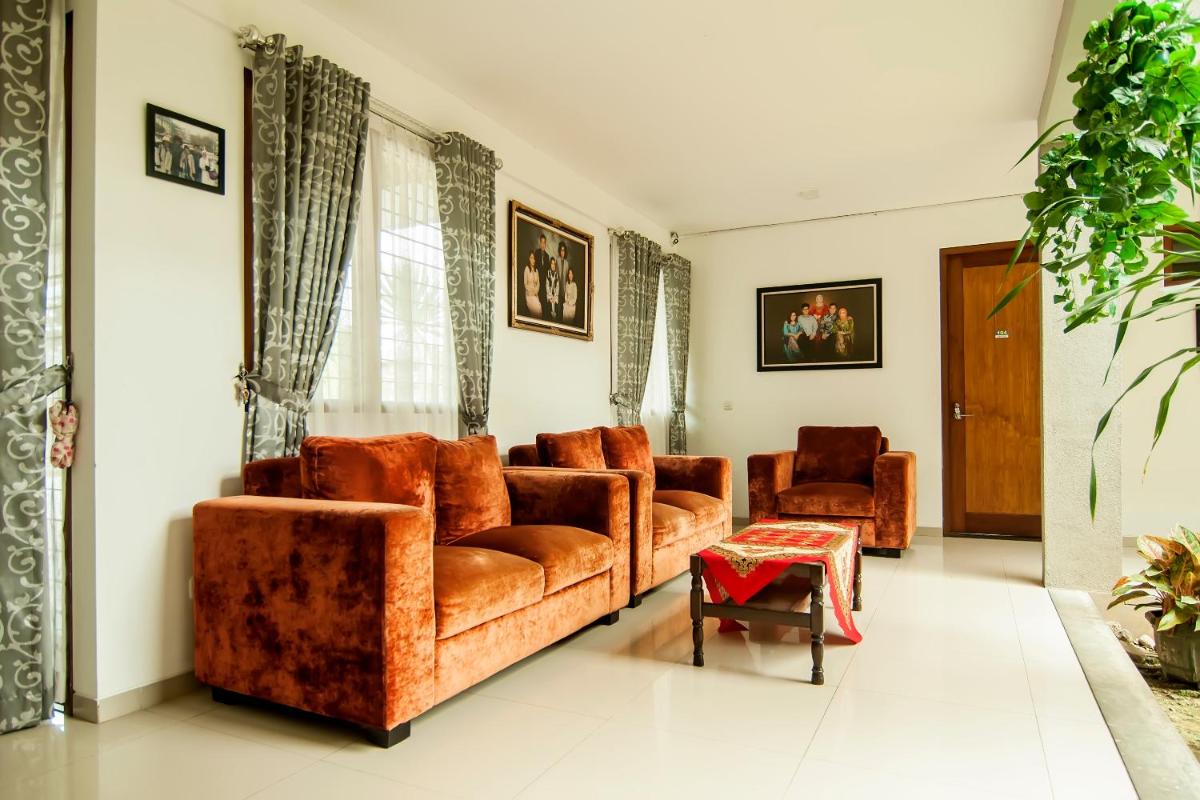 OYO 882 Puri Gevana Guest House - Housity