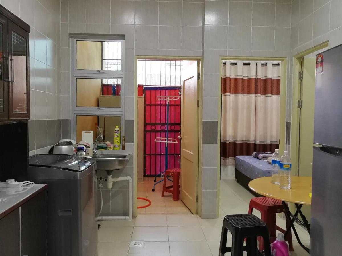 Address No 915, Lorong Uni Central 13, Taman Uni Central, Kuching Samarahan Expressway - Hizvo