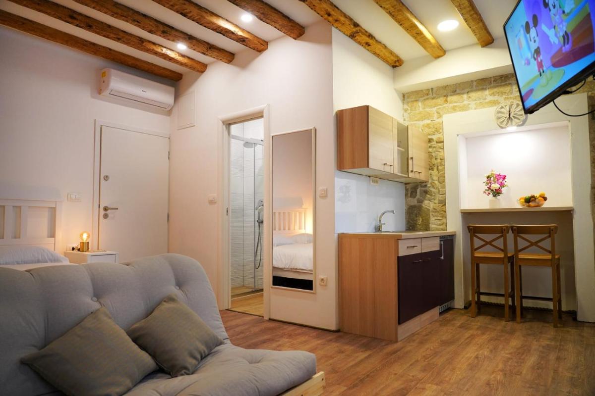 Romanic Palace - Housity