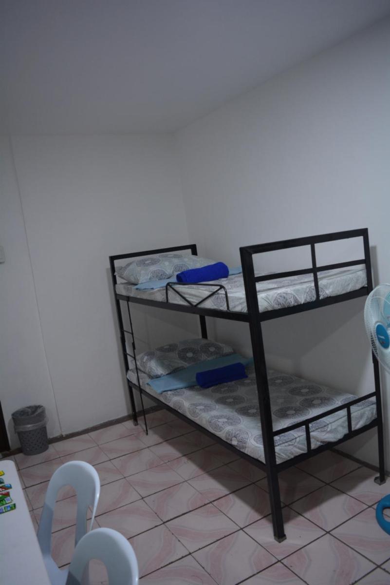 Barakada Budget Room - Housity