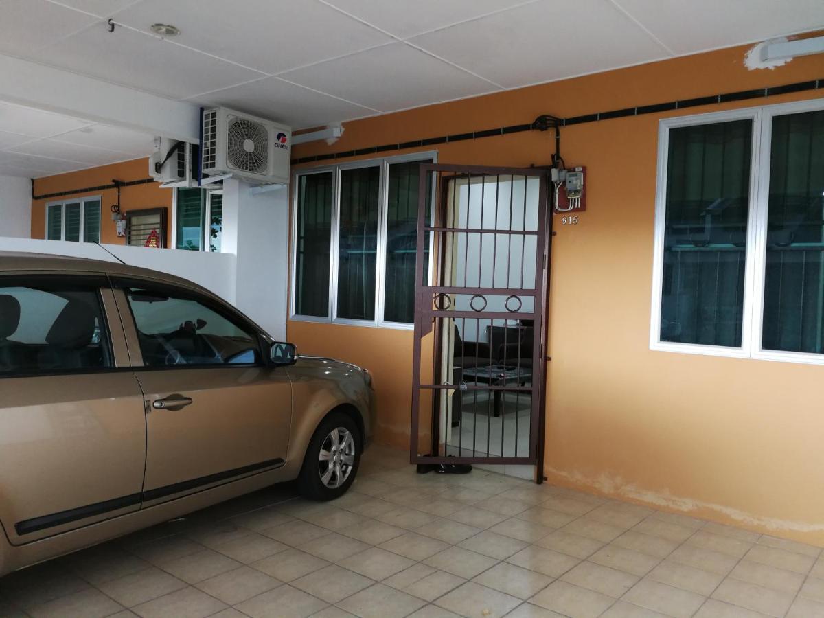 Address No 915, Lorong Uni Central 13, Taman Uni Central, Kuching Samarahan Expressway - Housity