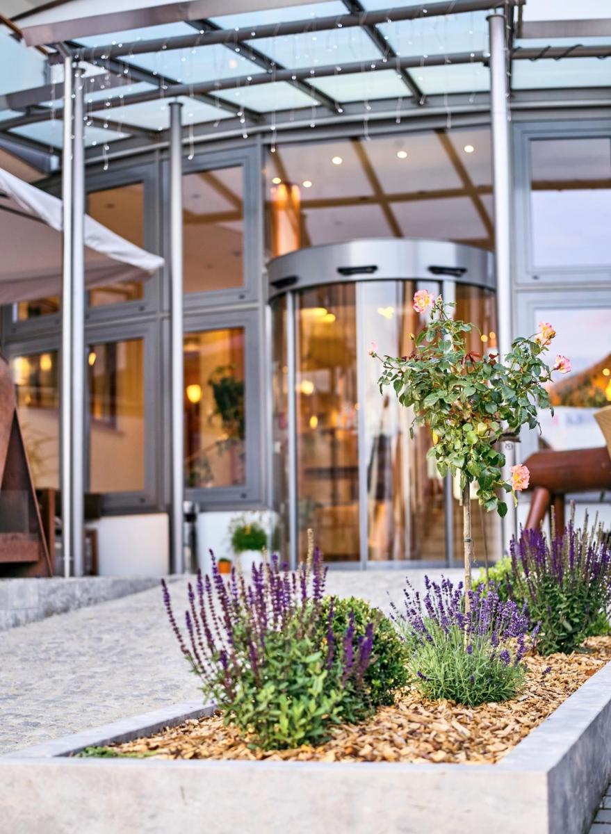 Landhotel Geyer - Housity