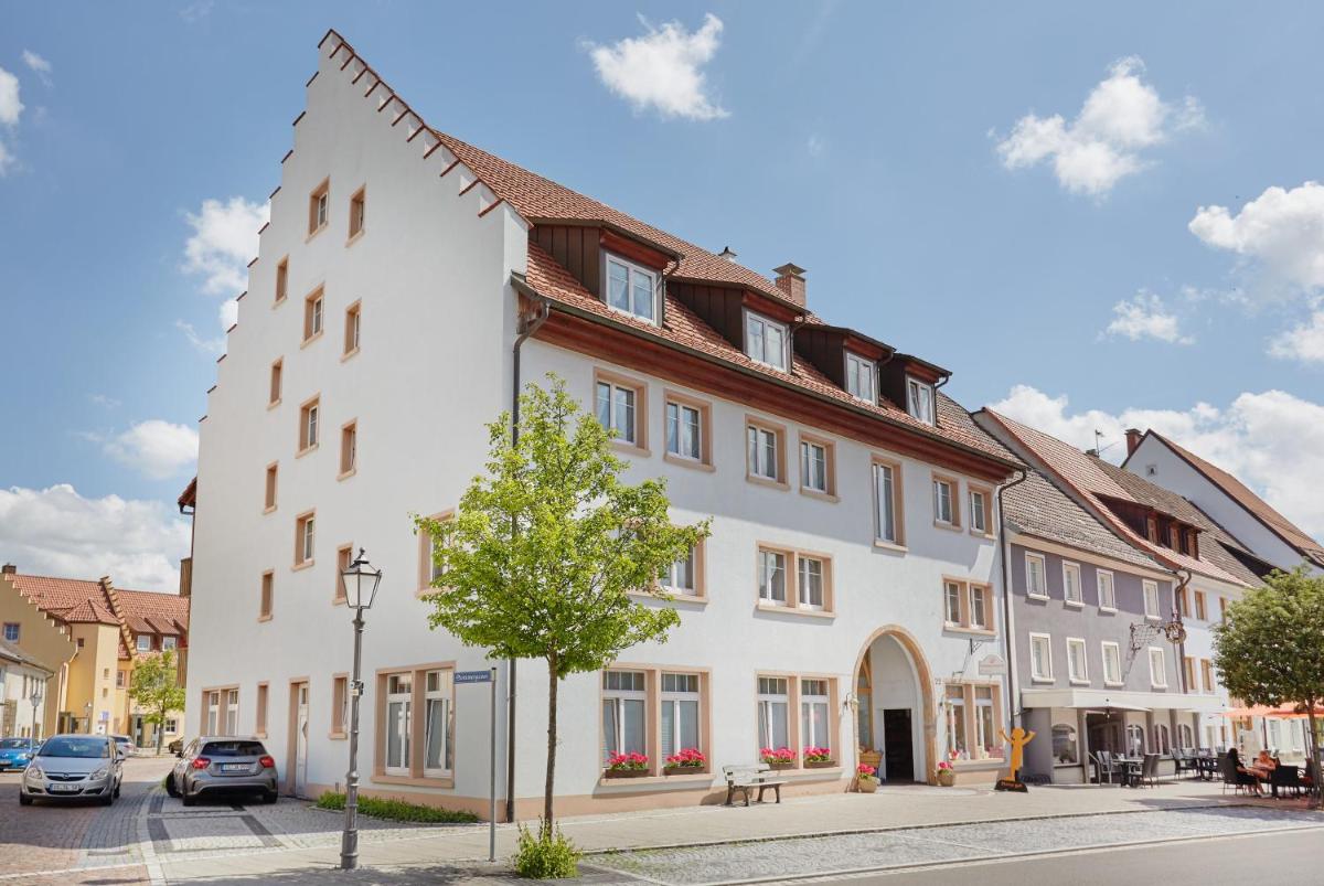 Hotel Restaurant Lindenhof - Housity