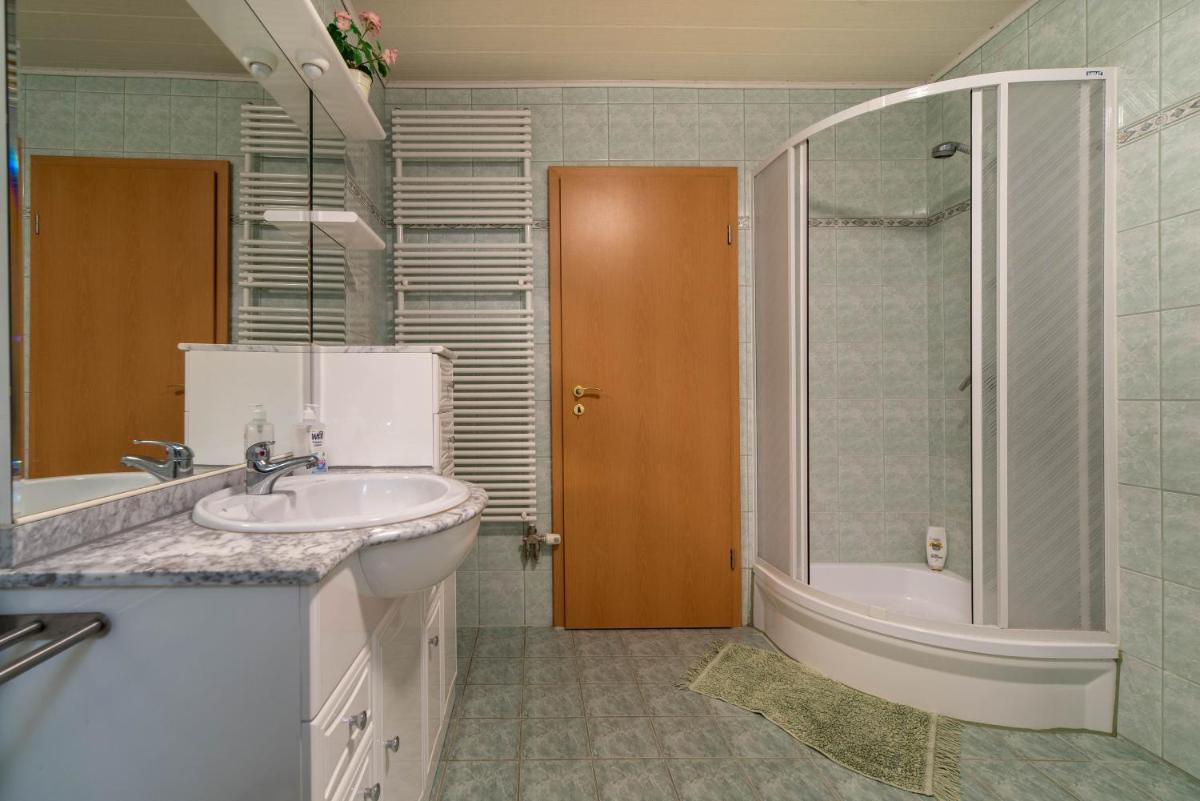 Lena Apartman - Housity