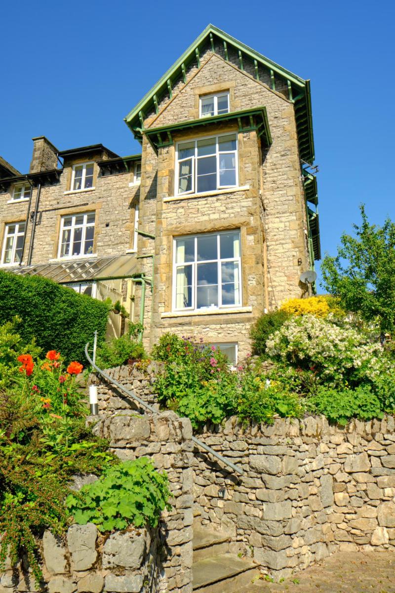 Corner Beech House - Housity