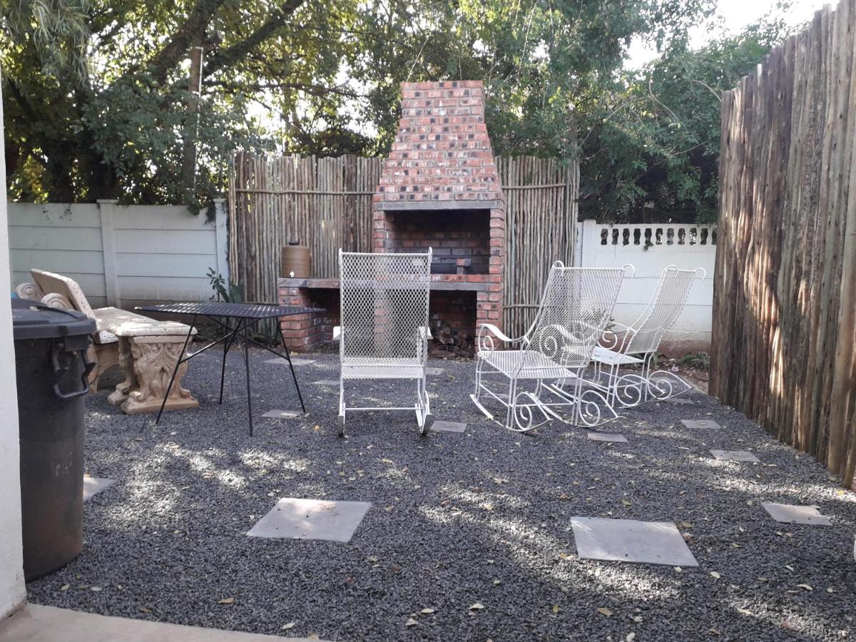 Relax in Joy & Mignon for a bushveld Feeling - Housity