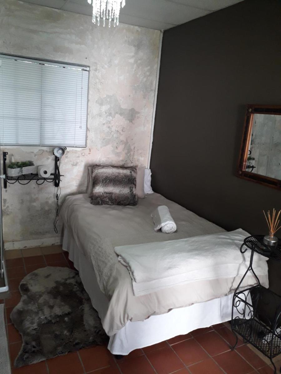 Relax in Joy & Mignon for a bushveld Feeling - Housity