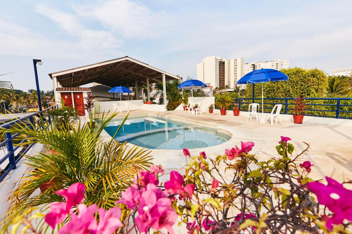 Hotel Suites Ixtapa Plaza - Housity