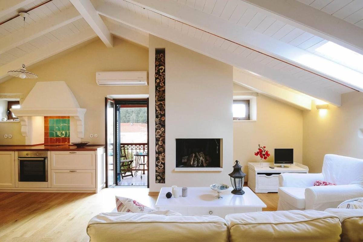 Nafsika Apartment by PaxosRetreats - Housity