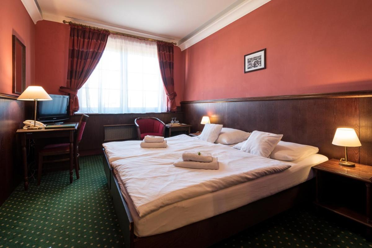 Hotel U Hejtmana Šarovce - Housity