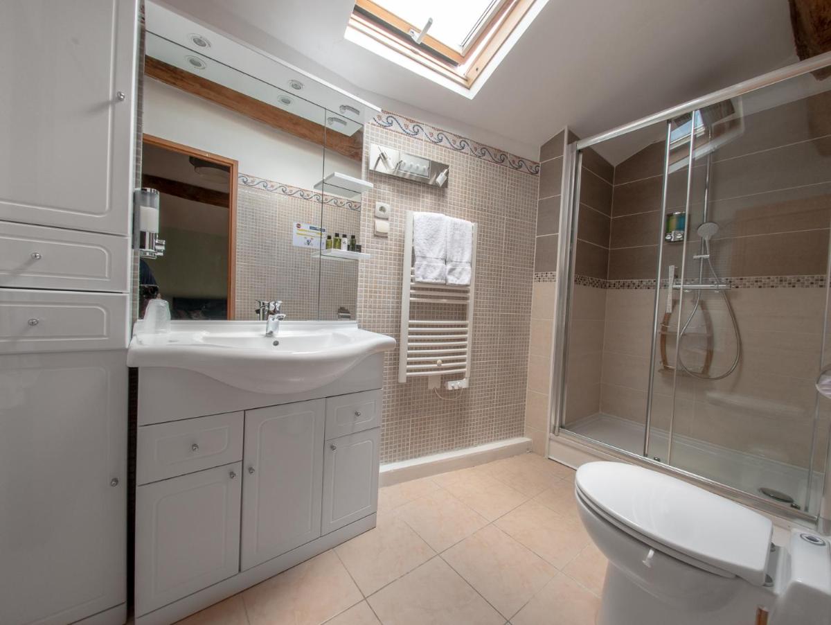 Holiday Home for 10 Guests With Pool Spa and Sauna - Housity