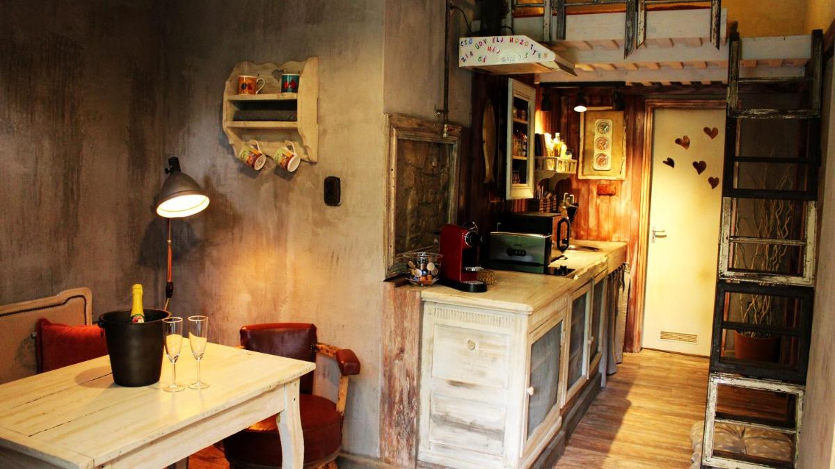 VINTAGE in Old Town - Housity