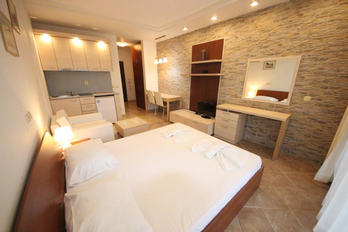 Menada Kavaci Sozopol Apartments - Housity