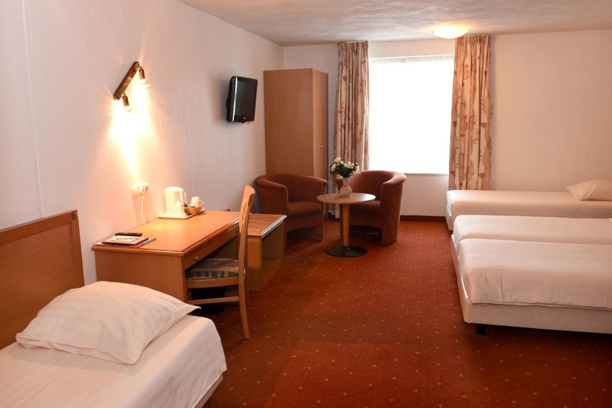 SuyderSee Hotel - Housity