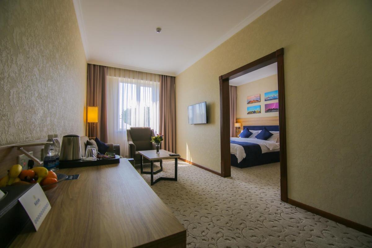 Rayan Hotel - Housity