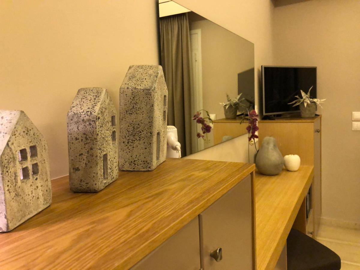Ionian Eye Design Studios & Spa - Housity