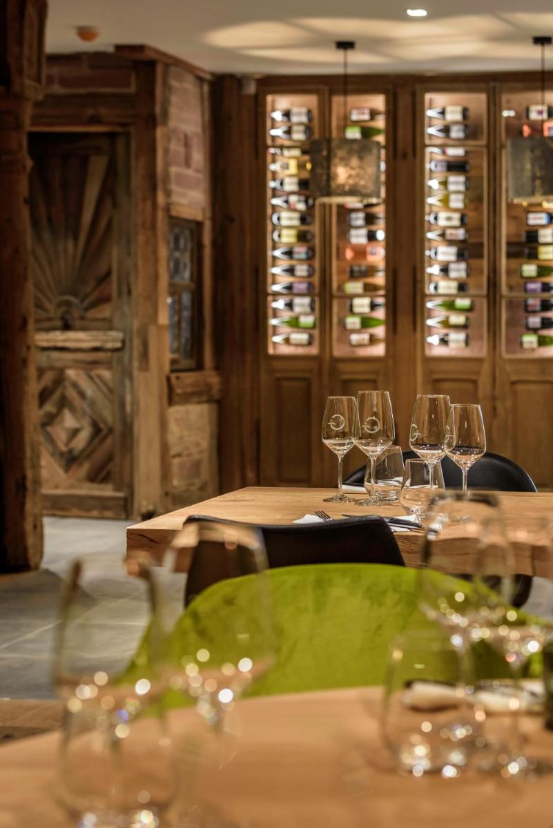 Coin salon dans l'établissement Hôtel La Garenne