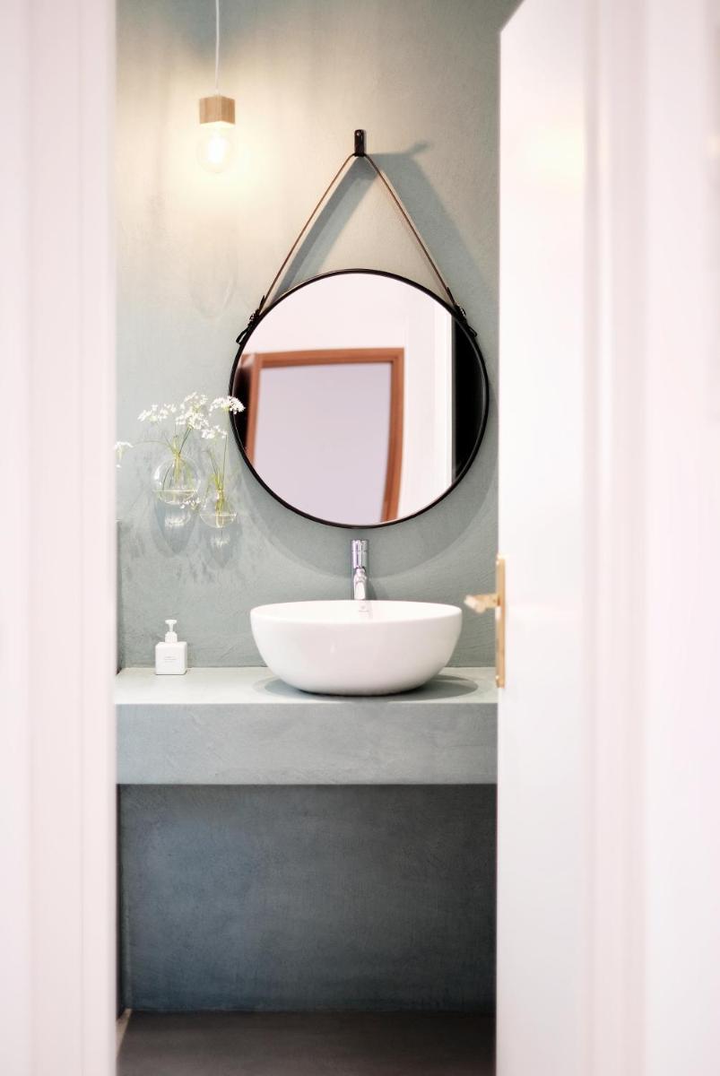 ZEN Minimal Luxury Housing Tyros - Housity