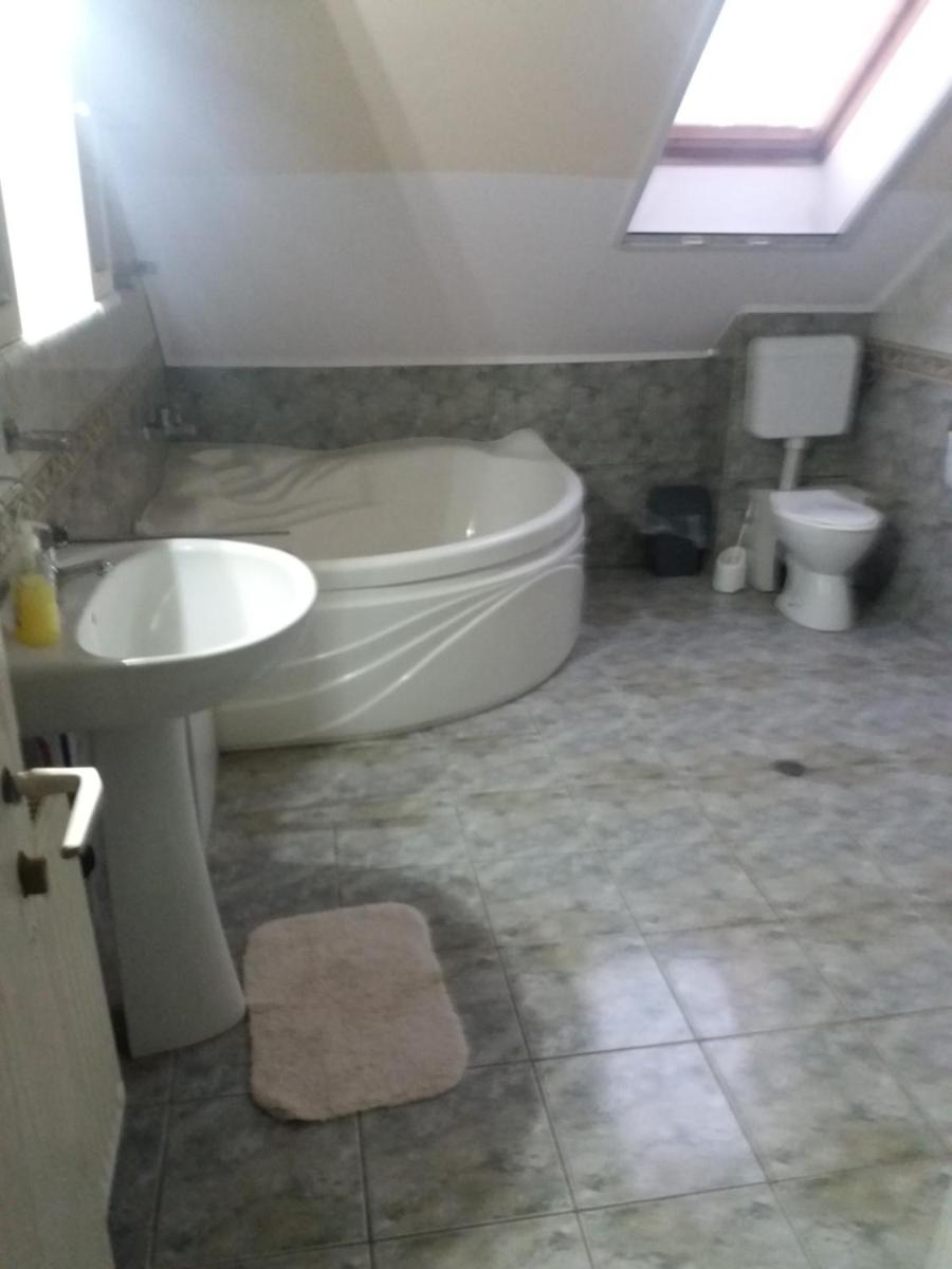 Cazare NEU-ARAD AUTOSTRADA - Housity