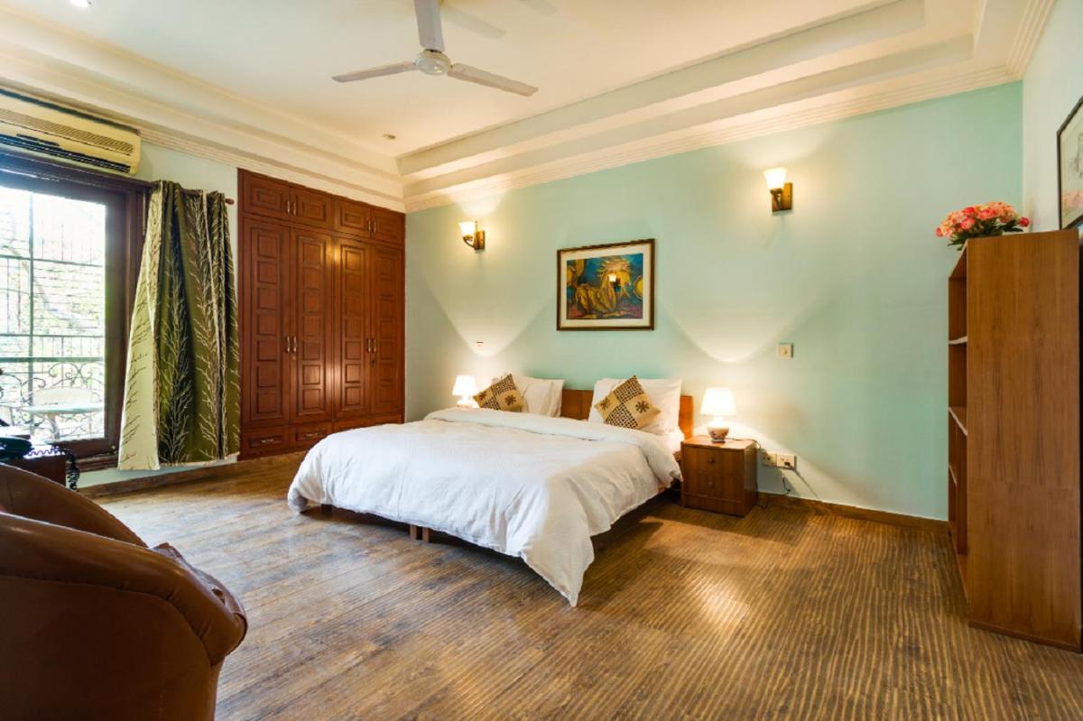 Hostie Aarna - 4BHK Independent Apartment at Kailash Colony, South Delhi - Housity