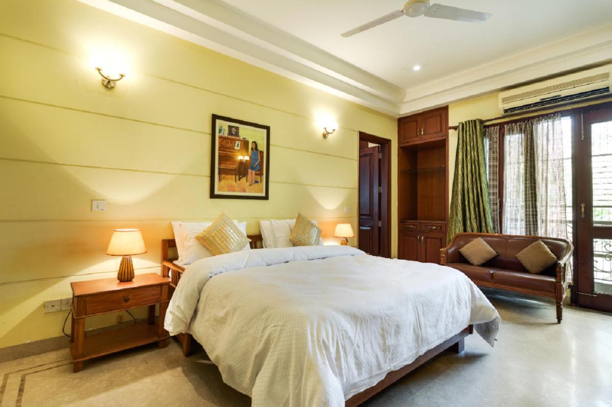 Hostie Aarna - 4BHK Independent Apartment at Kailash Colony, South Delhi - Housity
