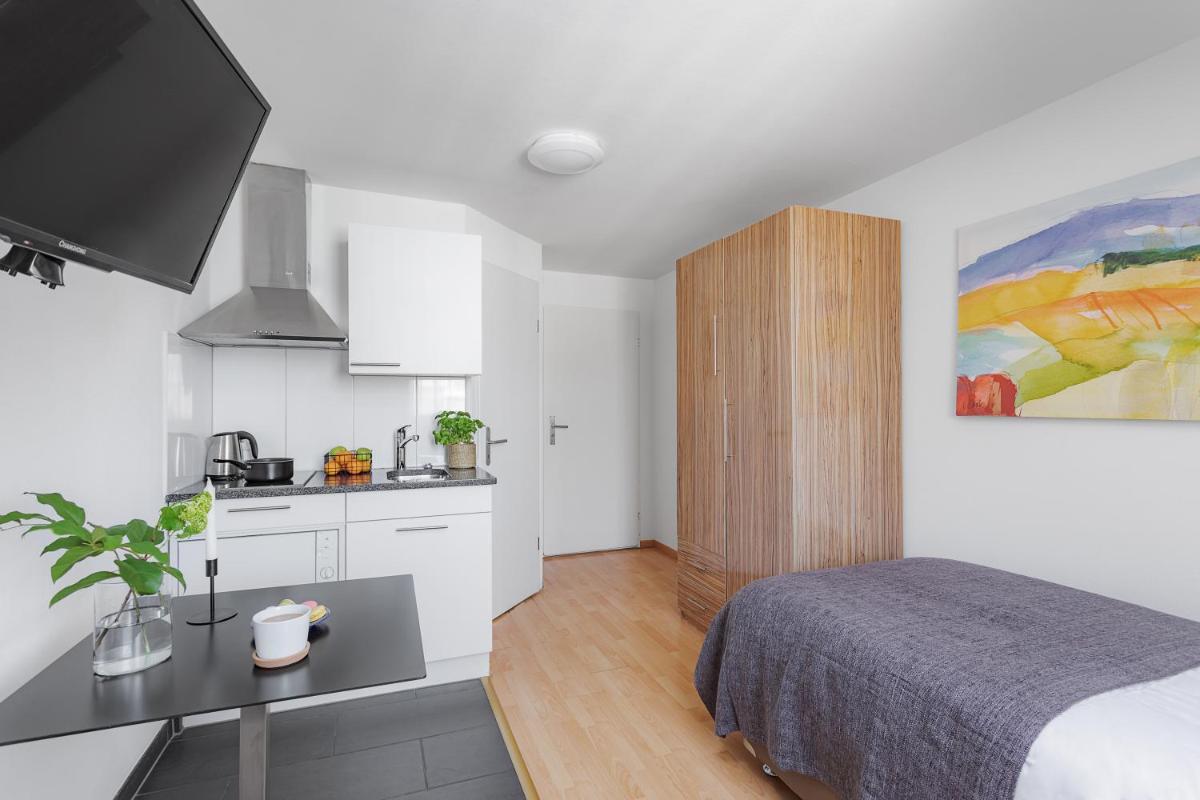 Swiss Star Aussersihl - Self Check-In - Housity