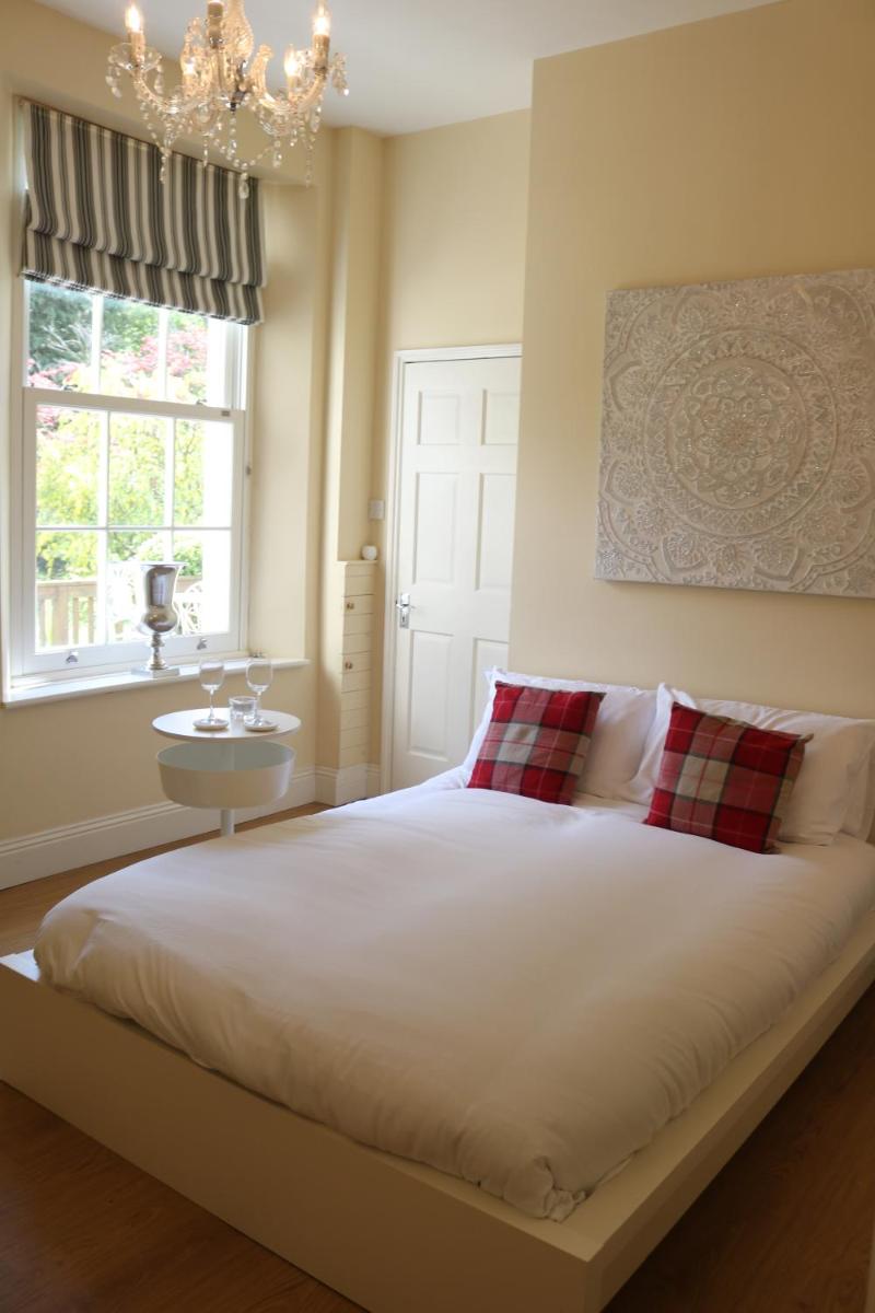 Dean End Apartment 2 - Housity