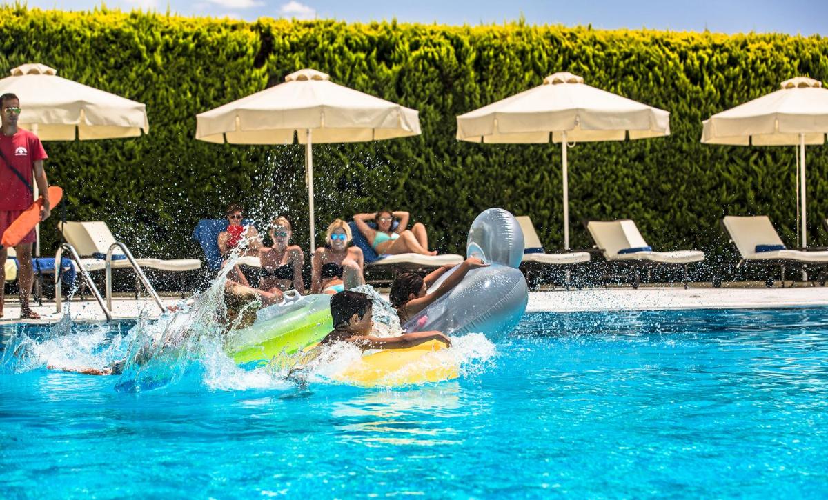 Suitetrails - Dekelia Hotel
