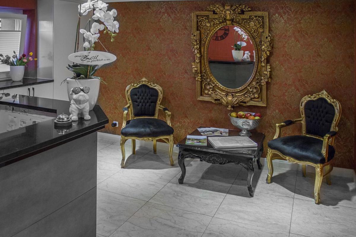Haus Hotel & Pension Villa Laluna - Housity