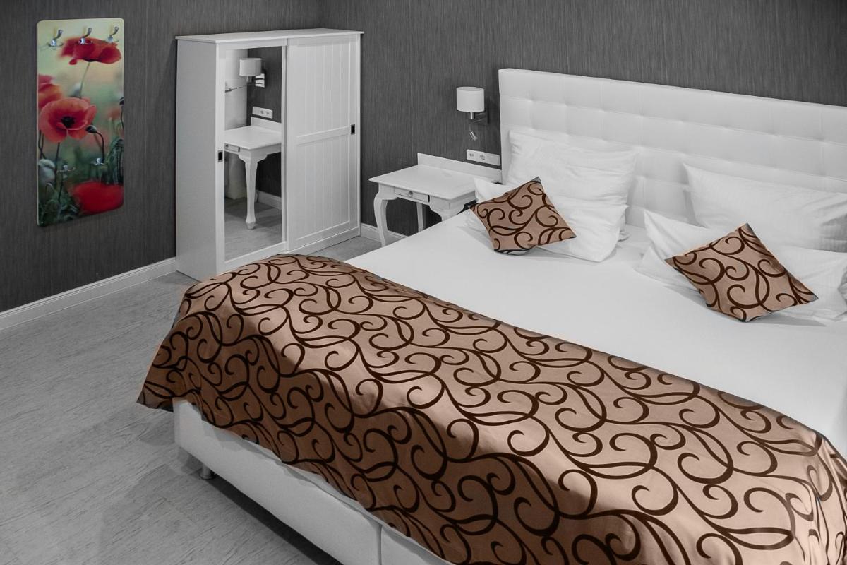Haus Hotel & Pension Villa Laluna - Housity