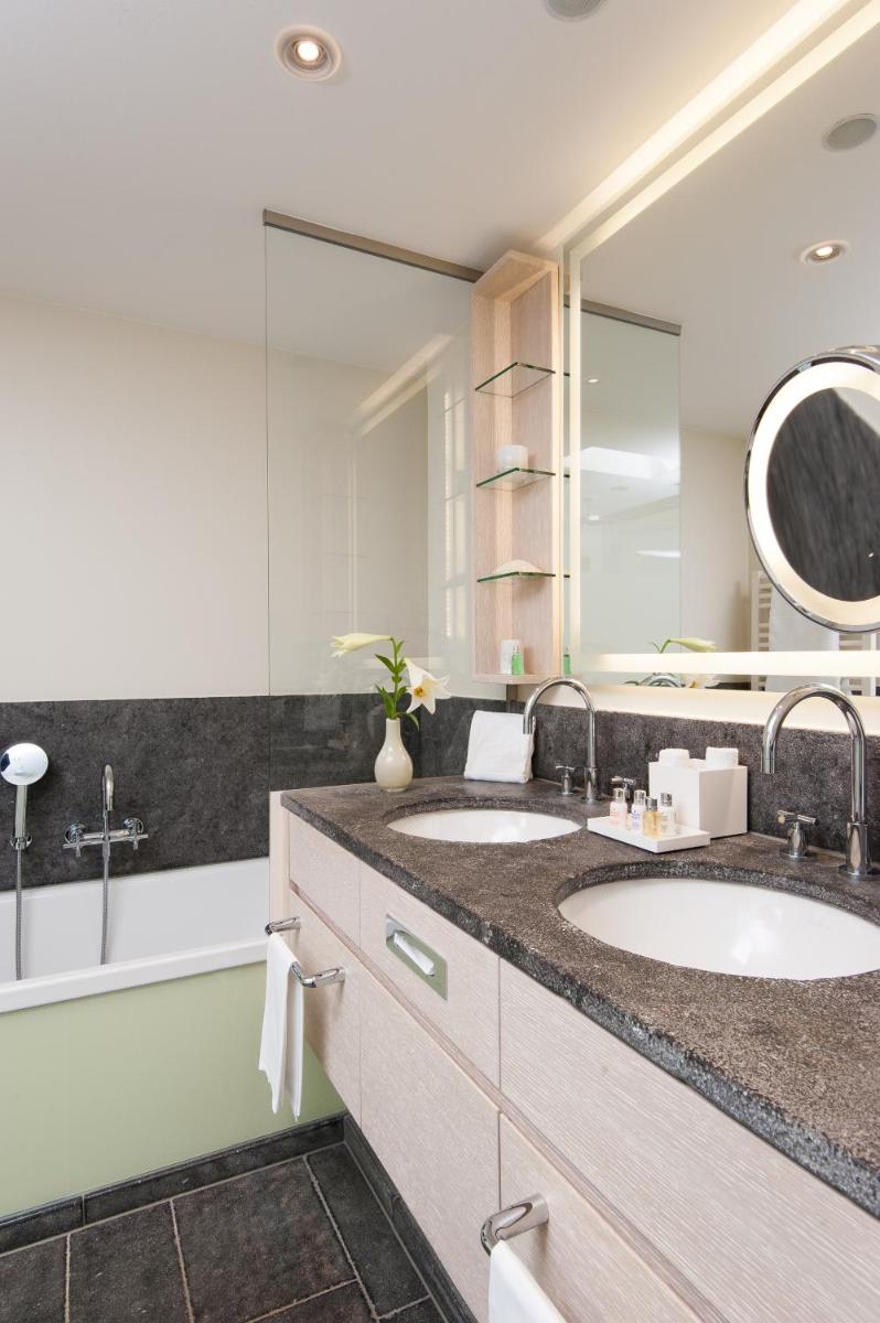 Ein Badezimmer in der Unterkunft Hotel Fährhaus
