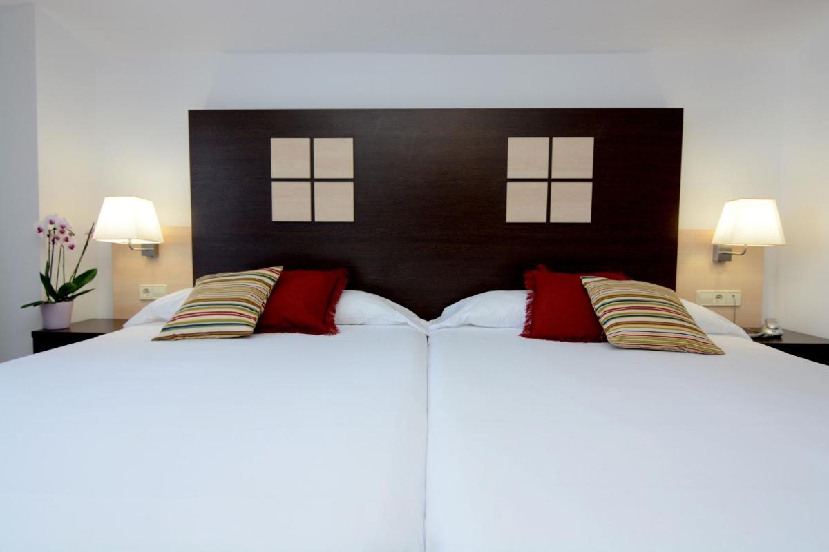 Cama o camas de una habitación en Don Angel & SPA & Padel- Adults Recommended