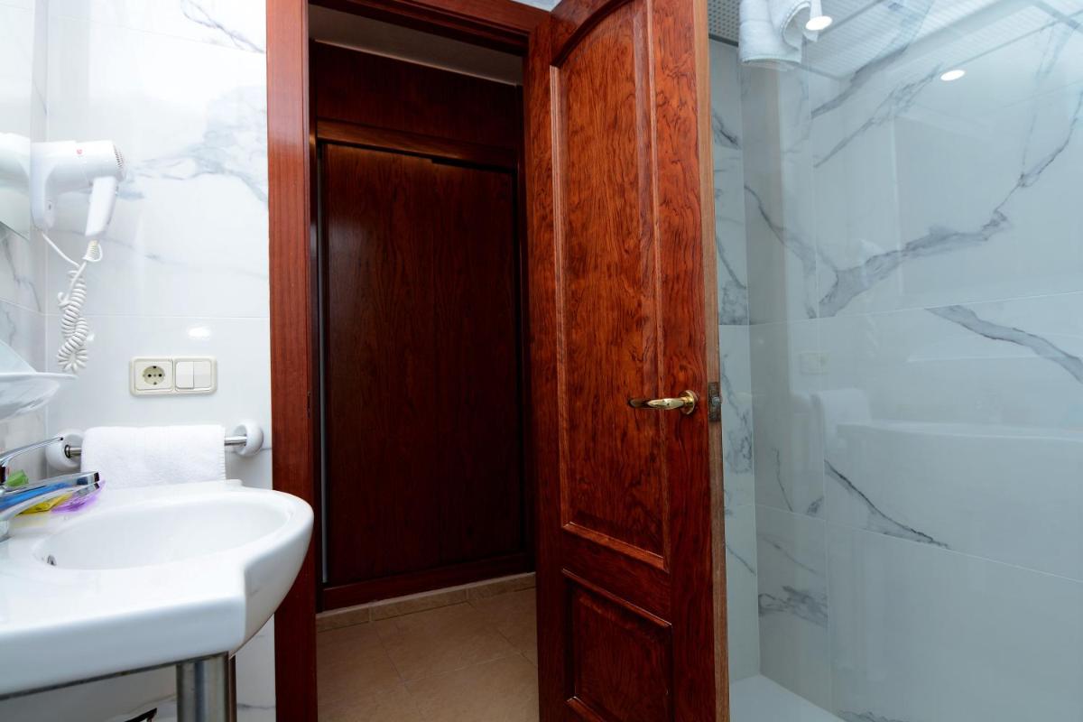 Un baño de Don Angel & SPA & Padel- Adults Recommended