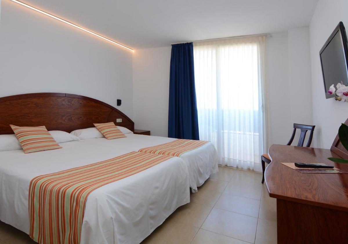 Cama o camas de una habitación en Don Angel & SPA & Padel- Adults Recommended