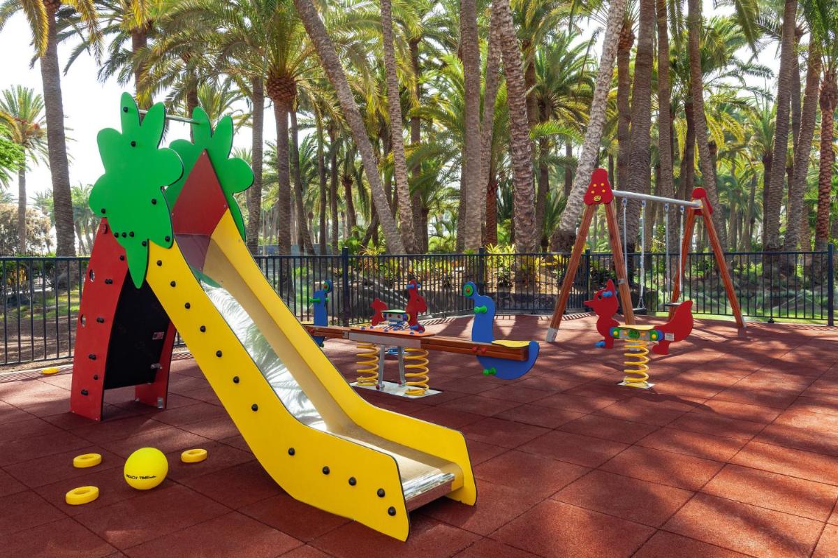 Zona de juegos infantil en Hotel Riu Palace Oasis