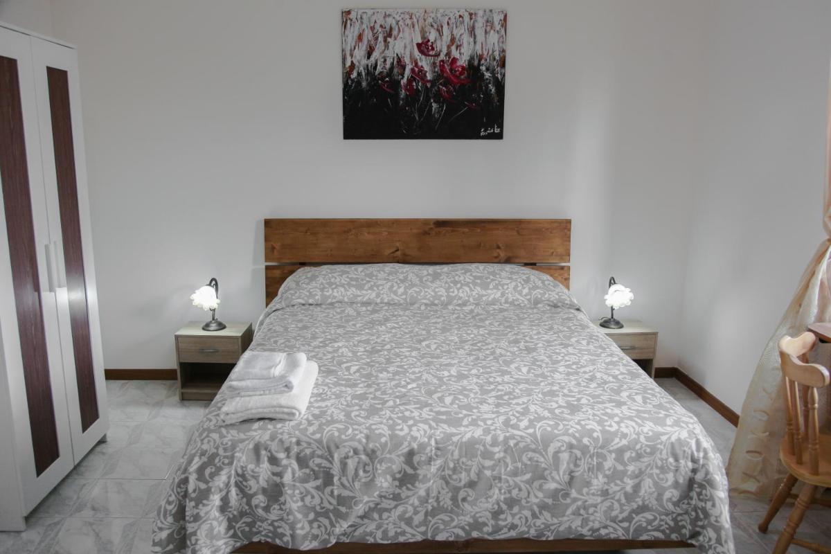 ALLOGGIO TURISTICO, RELAX in ampio giardino - Housity
